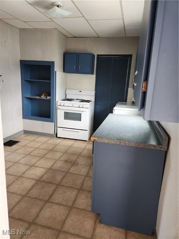 158 16th Street NW, Barberton, OH 44203