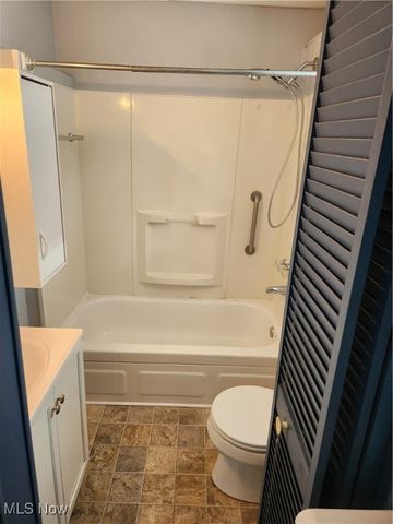 158 16th Street NW, Barberton, OH 44203