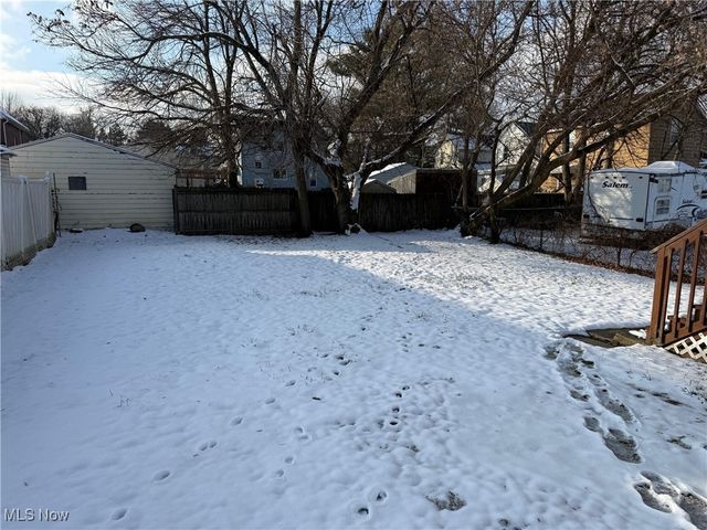 158 16th Street NW, Barberton, OH 44203