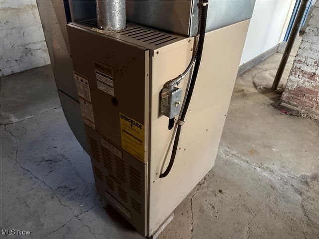 158 16th Street NW, Barberton, OH 44203