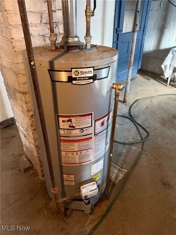 158 16th Street NW, Barberton, OH 44203