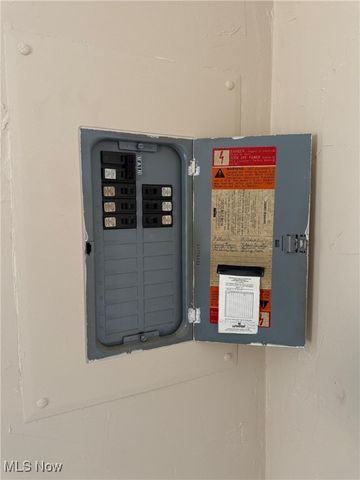 158 16th Street NW, Barberton, OH 44203