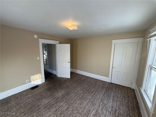 158 16th Street NW, Barberton, OH 44203