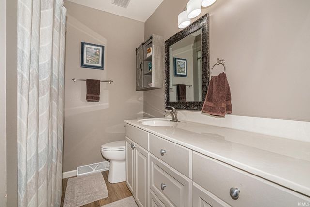 24715 Green Valley Parkway, Elkhart, IN 46517