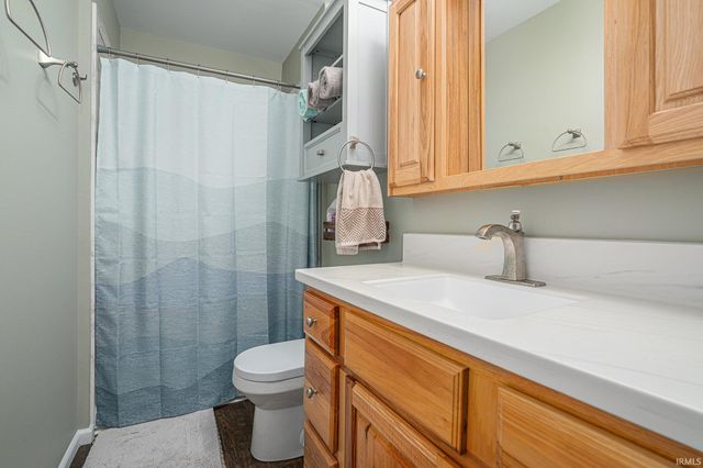 24715 Green Valley Parkway, Elkhart, IN 46517