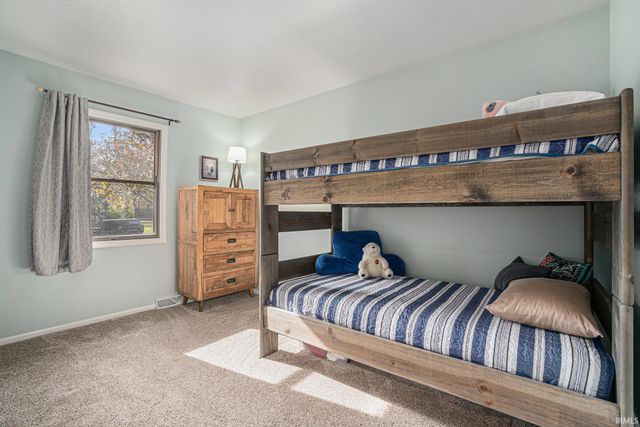 24715 Green Valley Parkway, Elkhart, IN 46517