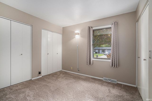 24715 Green Valley Parkway, Elkhart, IN 46517