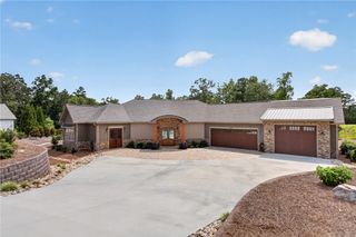 843 Little Bay Lane, Seneca, SC 29672