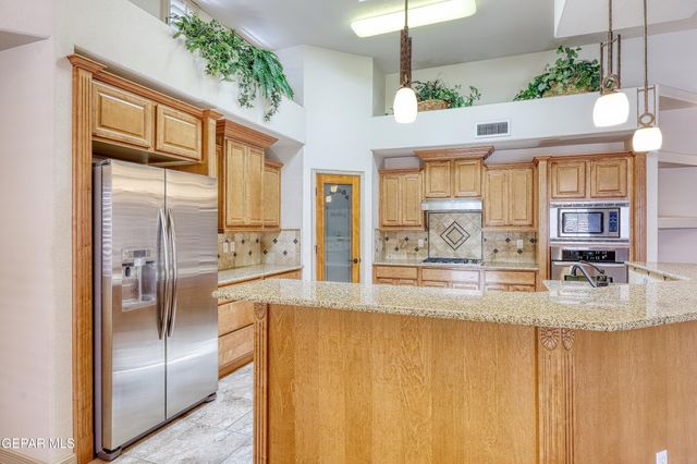532 VIA DE LOS ARBOLES, El Paso, TX 79932