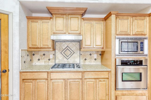 532 VIA DE LOS ARBOLES, El Paso, TX 79932