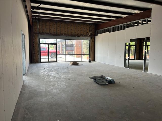 2502 SW 14th Street Suite 10, Bentonville, AR 72712