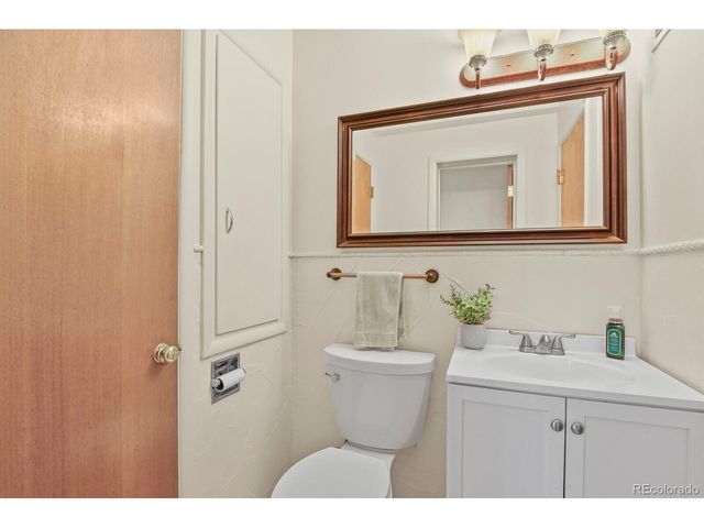 5980 Dudley Ct, Arvada, CO 80004