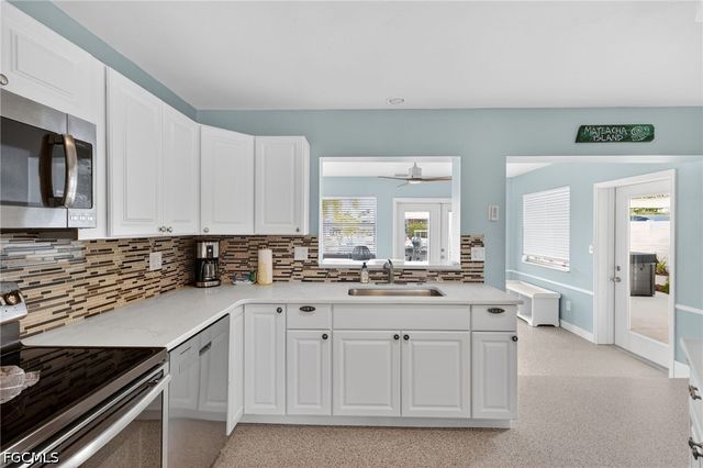 12179 Boat Shell DR, Matlacha Isles, FL 33991