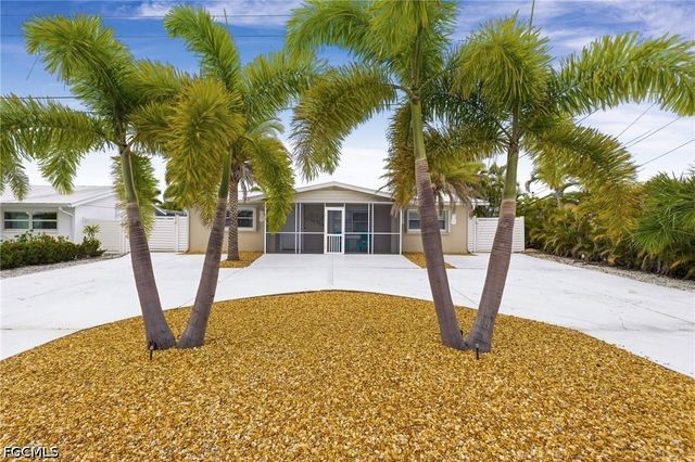 12179 Boat Shell DR, Matlacha Isles, FL 33991