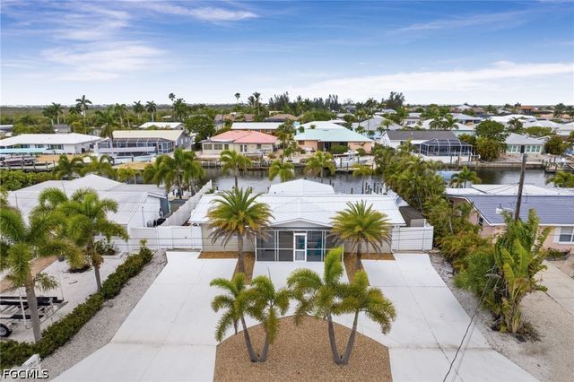 12179 Boat Shell DR, Matlacha Isles, FL 33991