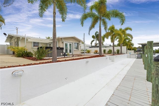 12179 Boat Shell DR, Matlacha Isles, FL 33991