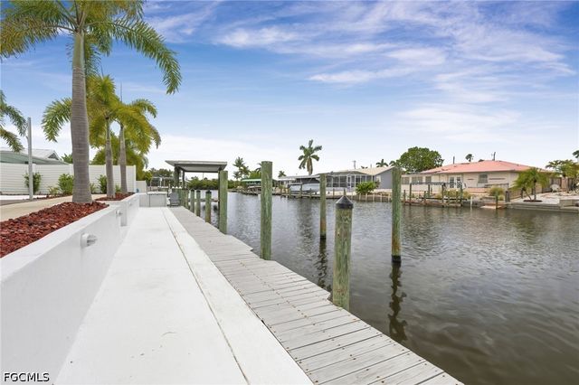 12179 Boat Shell DR, Matlacha Isles, FL 33991