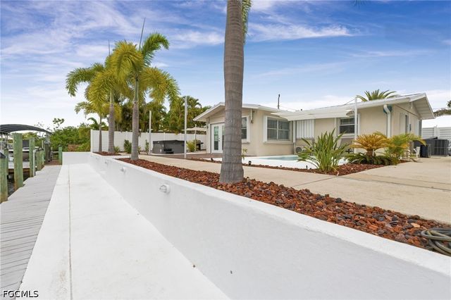 12179 Boat Shell DR, Matlacha Isles, FL 33991