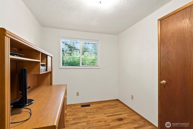 1923 26th Ave NW, Olympia, WA 98502