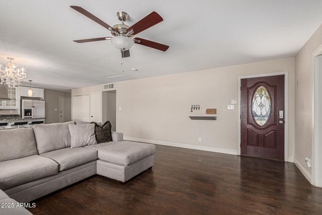 8640 E WILSHIRE Drive, Scottsdale, AZ 85257