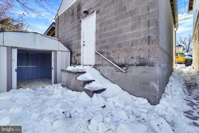 316 W BROADWAY, Red Lion, PA 17356