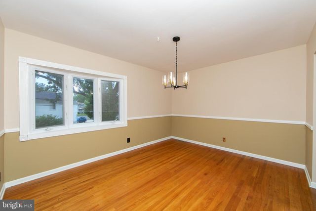 809 CHARLESTON RD, Mount Laurel, NJ 08054