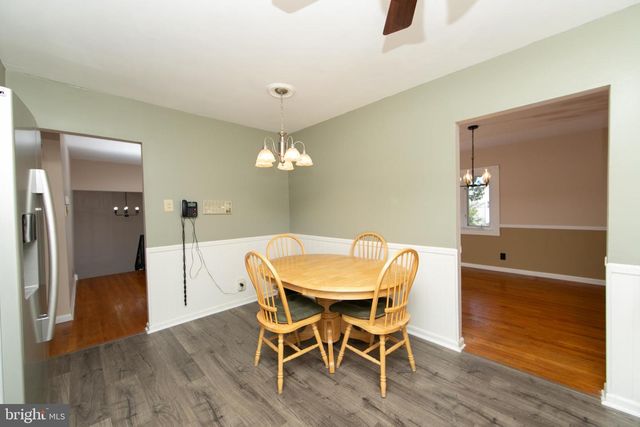 809 CHARLESTON RD, Mount Laurel, NJ 08054