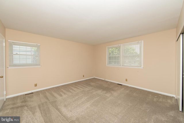 809 CHARLESTON RD, Mount Laurel, NJ 08054