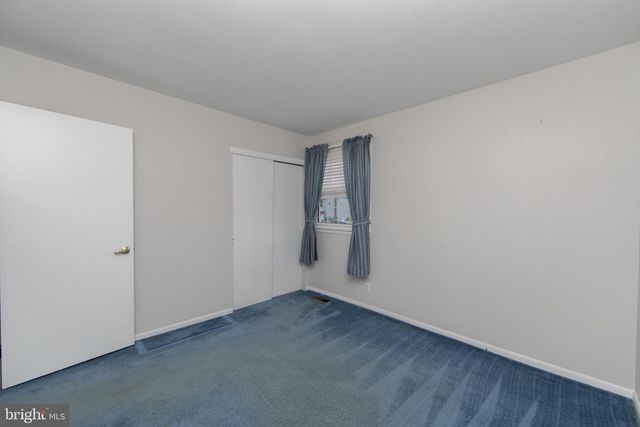 809 CHARLESTON RD, Mount Laurel, NJ 08054