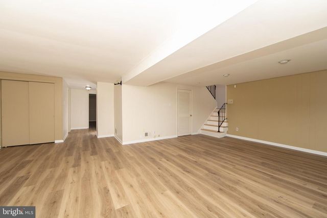 809 CHARLESTON RD, Mount Laurel, NJ 08054