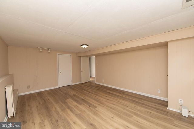 809 CHARLESTON RD, Mount Laurel, NJ 08054