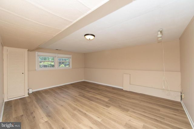 809 CHARLESTON RD, Mount Laurel, NJ 08054