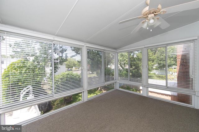 809 CHARLESTON RD, Mount Laurel, NJ 08054