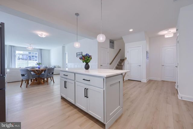 211 BELLARIDE LN, Millersville, PA 17551