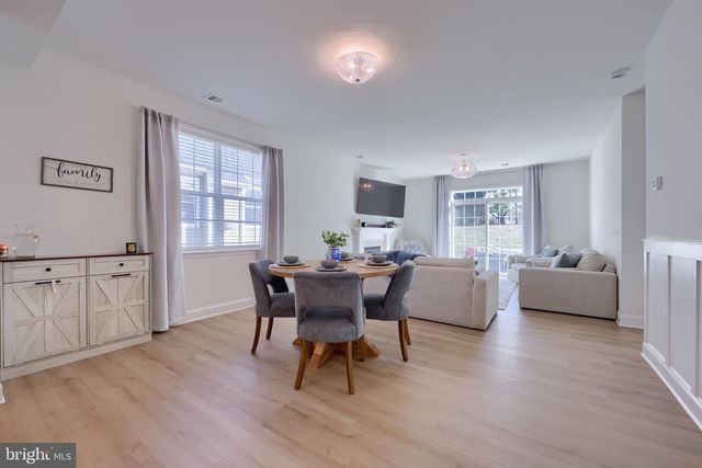 211 BELLARIDE LN, Millersville, PA 17551