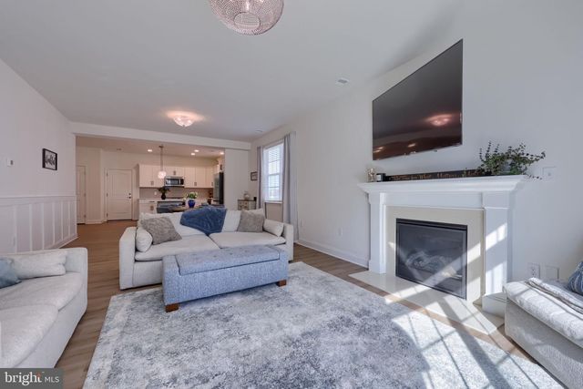 211 BELLARIDE LN, Millersville, PA 17551