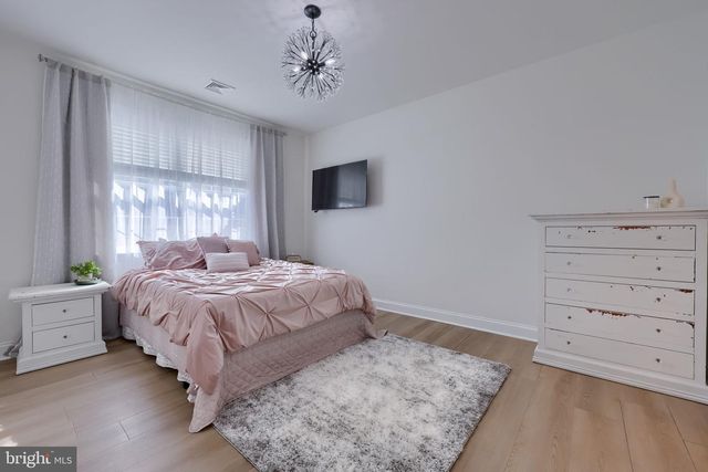 211 BELLARIDE LN, Millersville, PA 17551