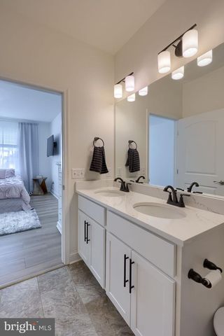 211 BELLARIDE LN, Millersville, PA 17551