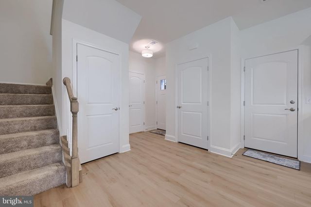 211 BELLARIDE LN, Millersville, PA 17551