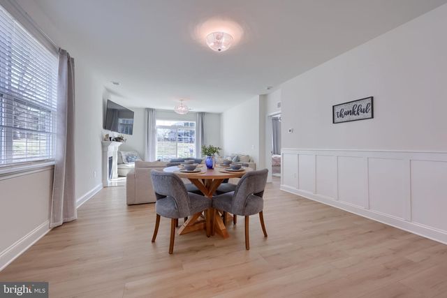 211 BELLARIDE LN, Millersville, PA 17551