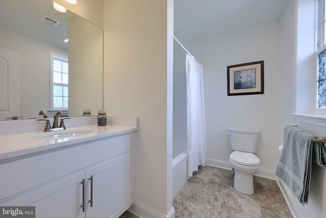 211 BELLARIDE LN, Millersville, PA 17551