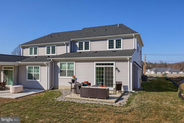 211 BELLARIDE LN, Millersville, PA 17551