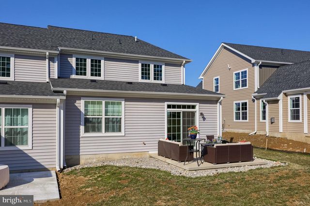 211 BELLARIDE LN, Millersville, PA 17551