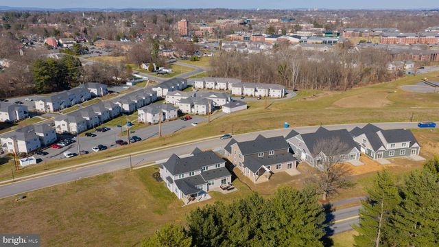 211 BELLARIDE LN, Millersville, PA 17551