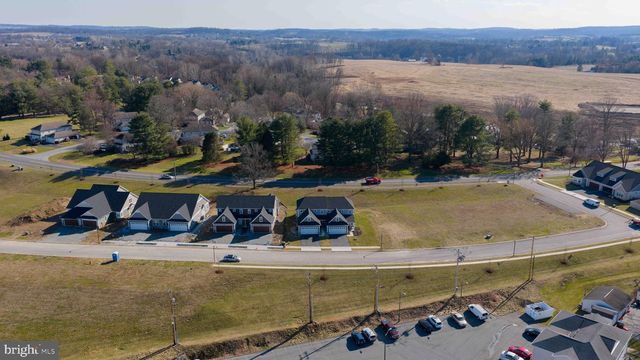 211 BELLARIDE LN, Millersville, PA 17551