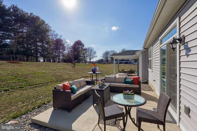 211 BELLARIDE LN, Millersville, PA 17551