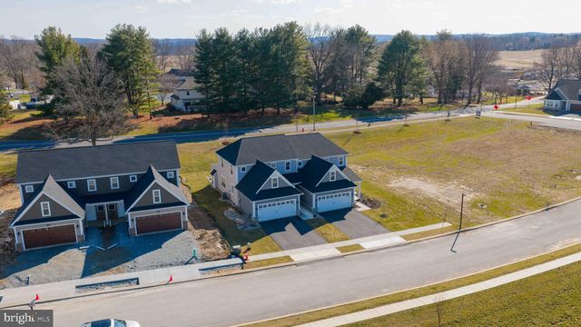 211 BELLARIDE LN, Millersville, PA 17551