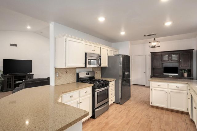 372 Lily Avenue, Sanger, CA 93657