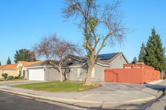 372 Lily Avenue, Sanger, CA 93657