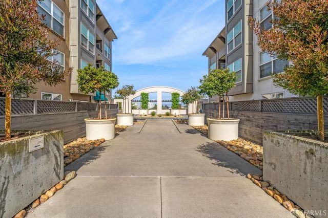 8300 Oceanview Terrace 101, San Francisco, CA 94132